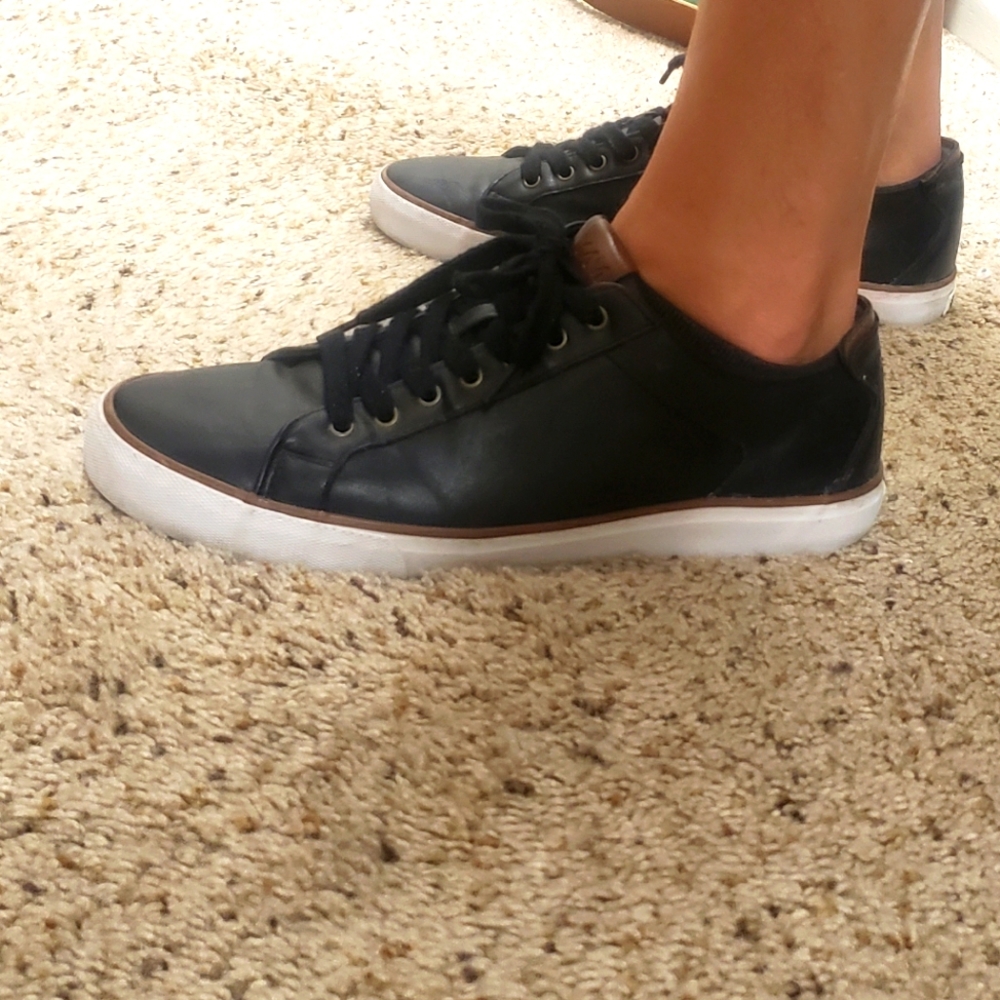 Marc New York Andrew Marc Vegan Leather..Lace up..Size 10.5